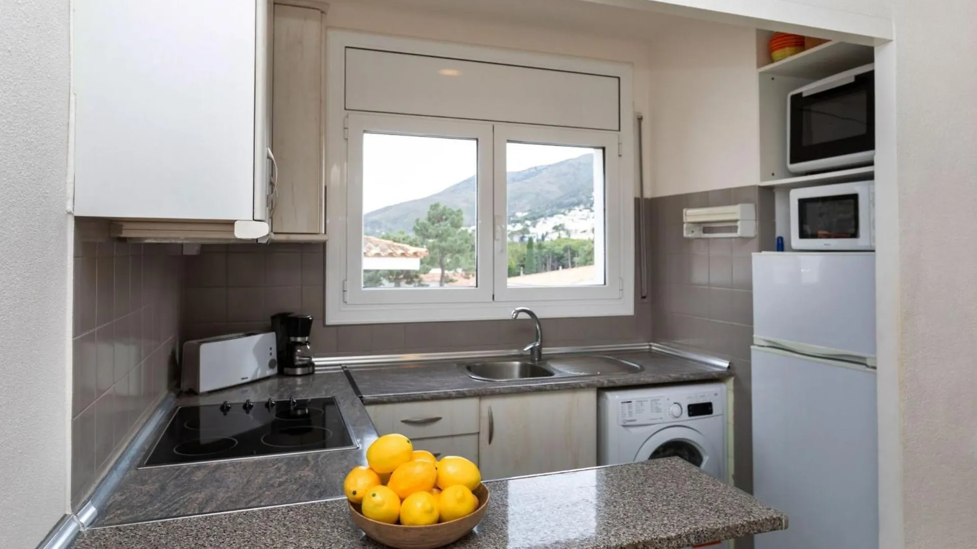 Apartment Gran Sol By Interhome Llançà